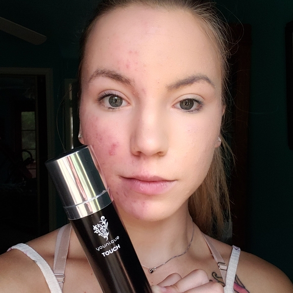 Makeup - Picture 2 of 2